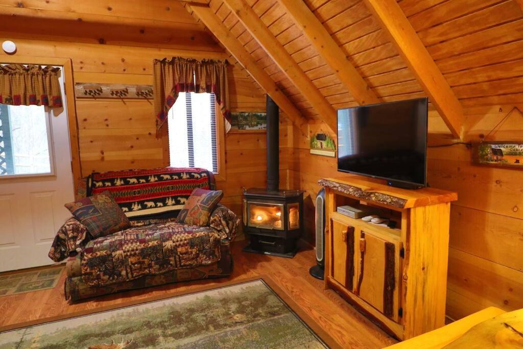 Cute Updated Mountain Cabin Fireplace #3 헬렌 외부 사진