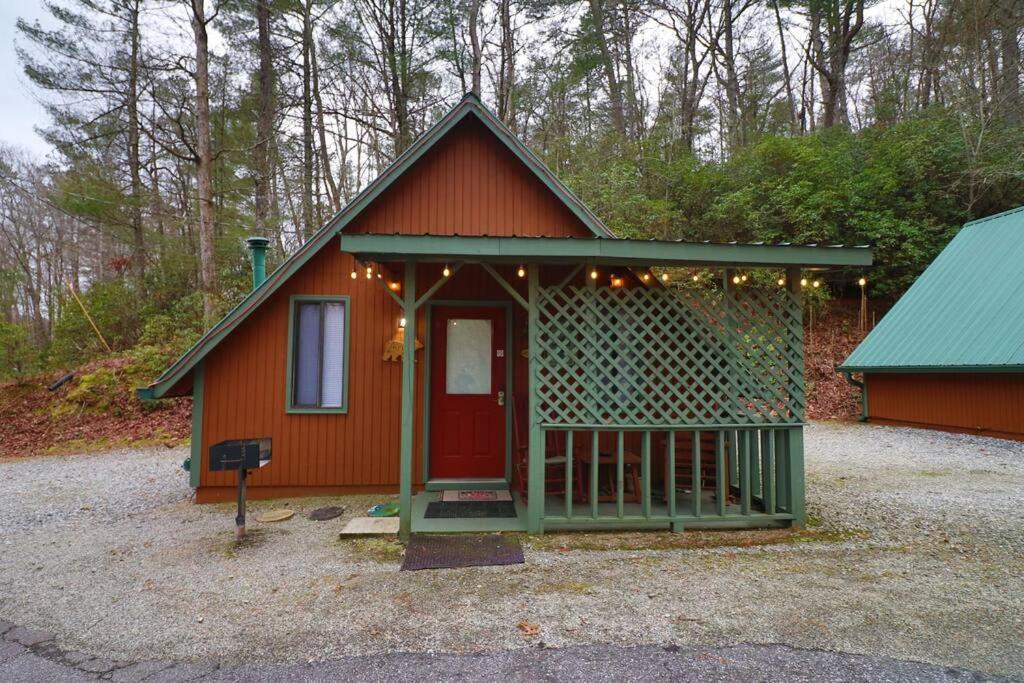 Cute Updated Mountain Cabin Fireplace #3 헬렌 외부 사진