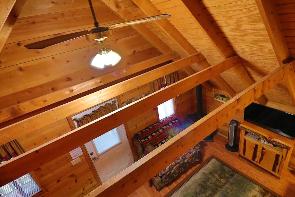 Cute Updated Mountain Cabin Fireplace #3 헬렌 외부 사진