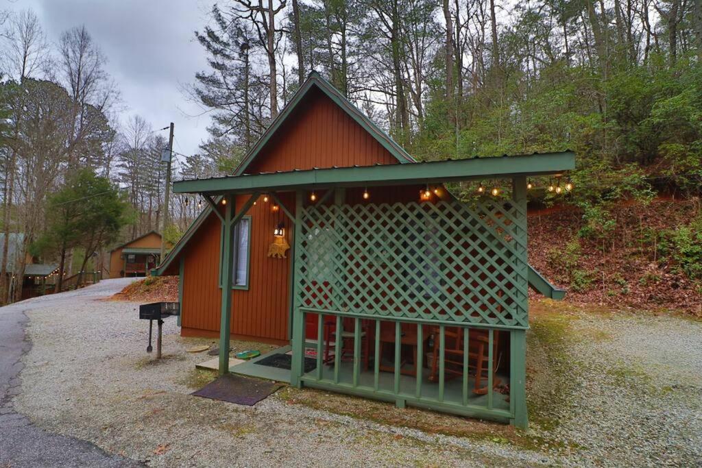 Cute Updated Mountain Cabin Fireplace #3 헬렌 외부 사진